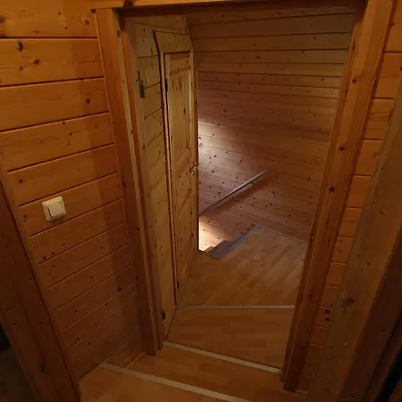 Moekkitunnelmaa Kaupungista *